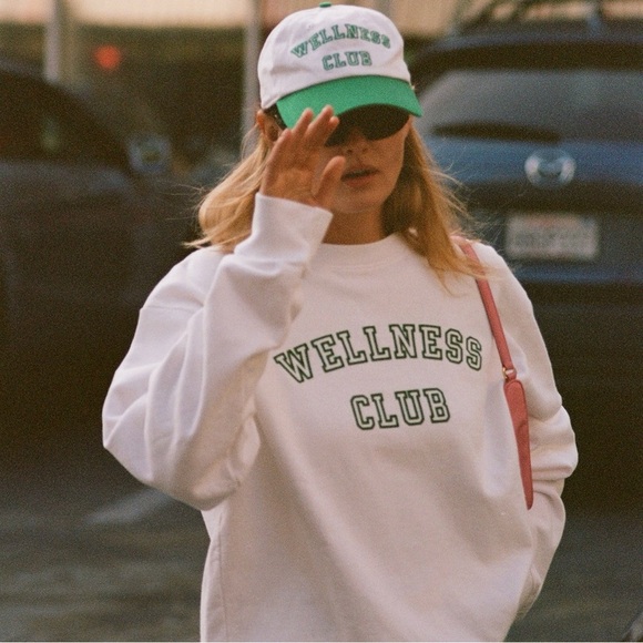 Sporty & Rich Tops - Sporty & Rich Wellness Club Crewneck in White/Verde